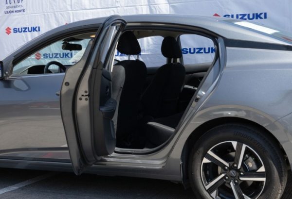 NISSAN SENTRA ADVANCE 2024 GRIS OXFORD $395,000.00 - Imagen 4