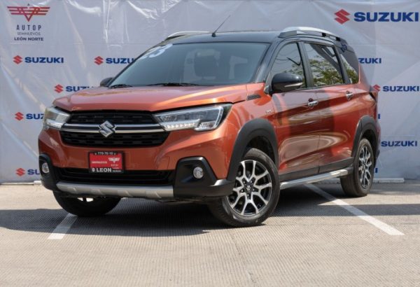 SUZUKI ERTIGA XL7 2023 NARANJA $385,000.00 - Imagen 3