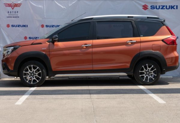 SUZUKI ERTIGA XL7 2023 NARANJA $385,000.00 - Imagen 4
