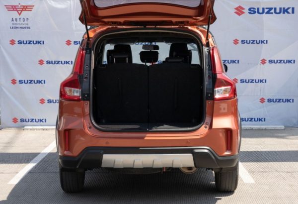 SUZUKI ERTIGA XL7 2023 NARANJA $385,000.00 - Imagen 7
