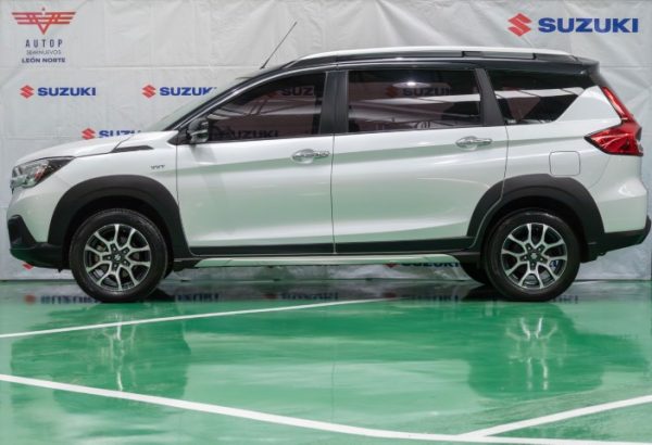 SUZUKI XL7 GLX AUT 2023 BLANCA $385,000.00 - Imagen 4