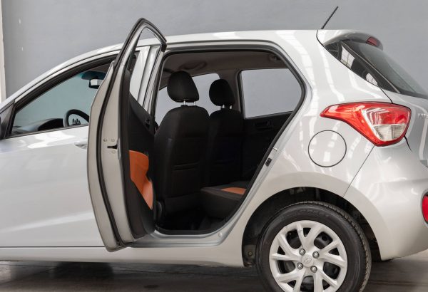 HYUNDAI i10 GL MID 2020  $210,000 - Imagen 5